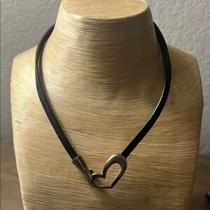 Elegant Black Heart choker